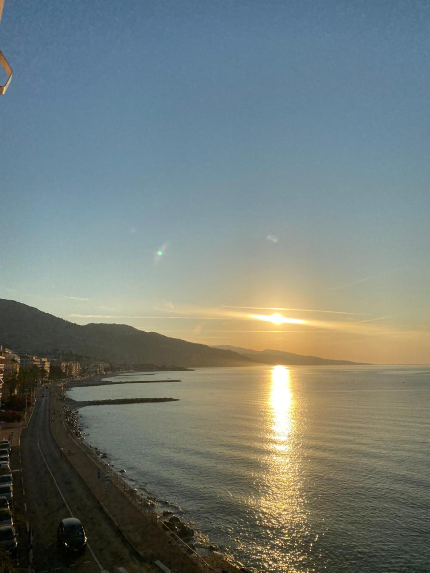 Sea View Studio, Huge Terrace On The 4Th Floor Daire Menton Dış mekan fotoğraf